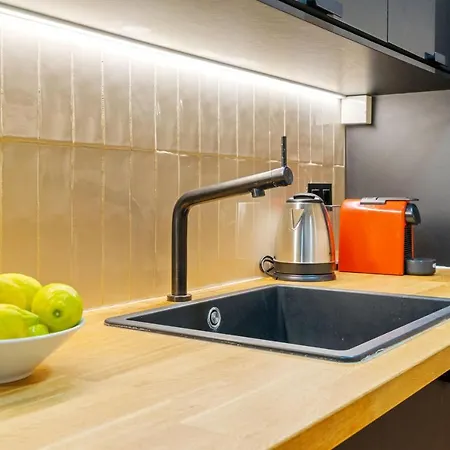 Quiet Gem With Jacuzzi In The Center Apartman *