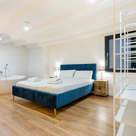 Quiet Gem With Jacuzzi In The Center Barcellona